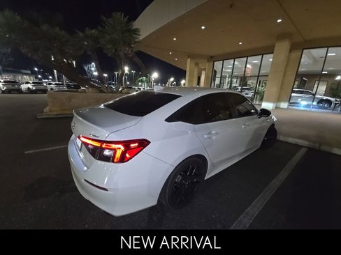 Used 2023 Honda Civic Sport image 4