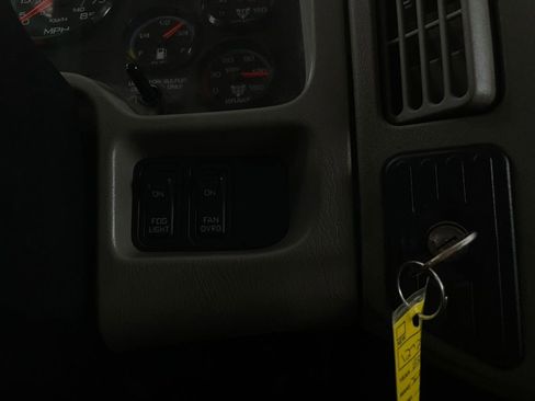 Used 2018 Chevrolet Express 2500 Work Van w/ Driver Convenience Package image 30