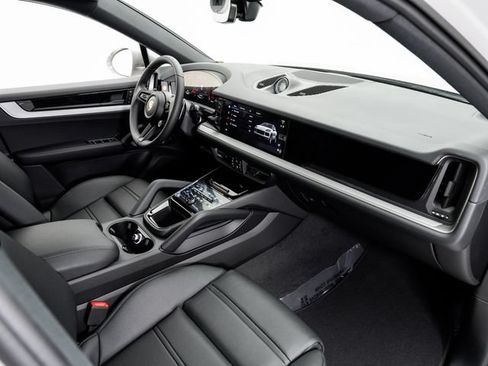 New 2026 Porsche Cayenne Coupe AWD/4WD image 23