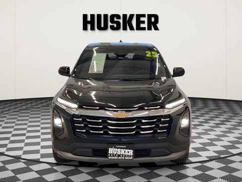 Used 2025 Chevrolet Equinox LT AWD/4WD image 2