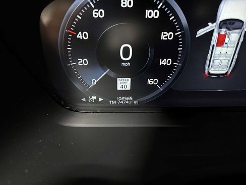 Used 2019 Volvo XC90 T6 Momentum image 20