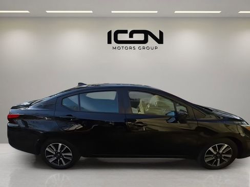 Used 2025 Nissan Versa SV image 4