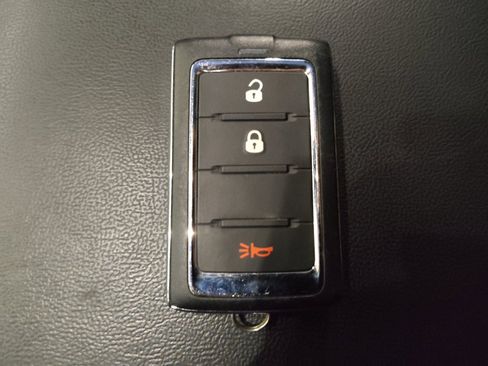 Used 2023 Jeep Grand Cherokee Laredo RWD image 32