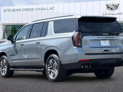 Used 2025 Chevrolet Suburban Z71 AWD/4WD image 5