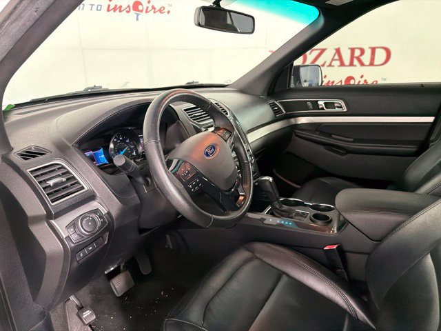 Used 2017 Ford Explorer XLT w/ Equipment Group 202A FWD image 20