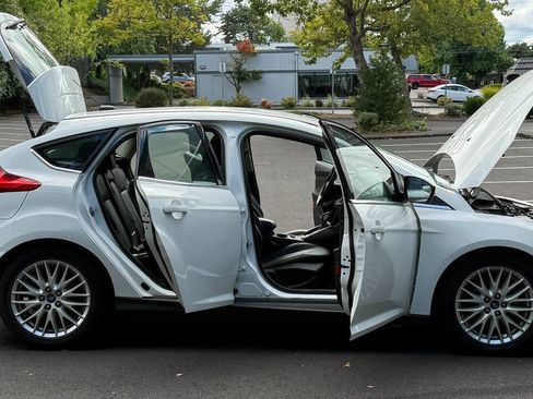 Used 2012 Ford Focus SEL FWD image 7