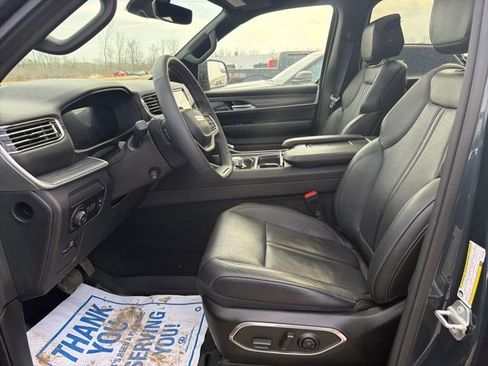 Used 2023 Jeep Wagoneer Series II w/ Premium Group I image 4