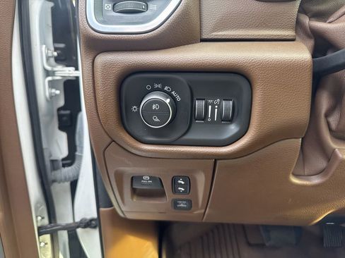 Used 2021 RAM 1500 Laramie image 21