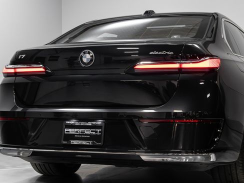 Used 2023 BMW i7 xDrive60 image 79