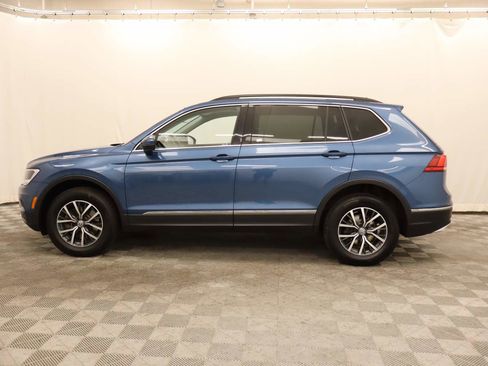 Used 2020 Volkswagen Tiguan SE w/ Panoramic Sunroof Package AWD/4WD image 2