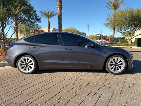 Used 2022 Tesla Model 3 Performance image 2