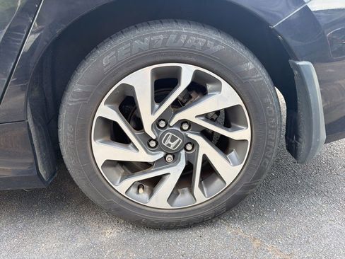 Used 2016 Honda Civic EX image 9