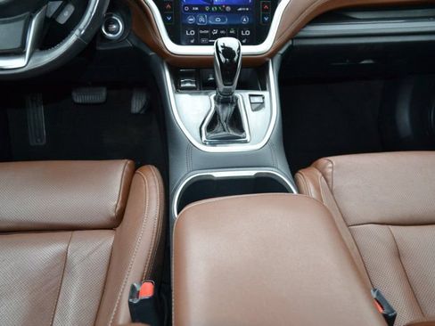 Used 2020 Subaru Outback Touring XT AWD/4WD image 25