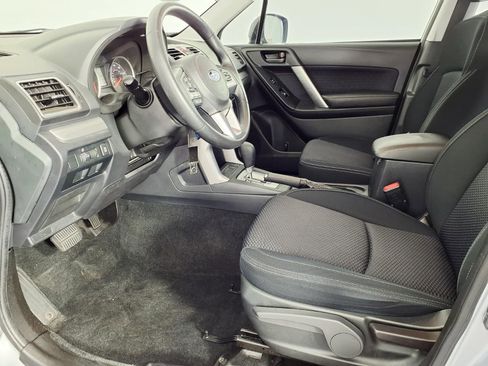 Used 2017 Subaru Forester 2.5i w/ Alloy Wheel Package image 13