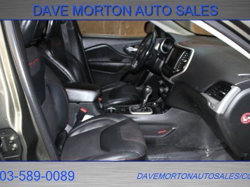 Used 2014 Jeep Cherokee Trailhawk w/ Cold Weather Group image 18