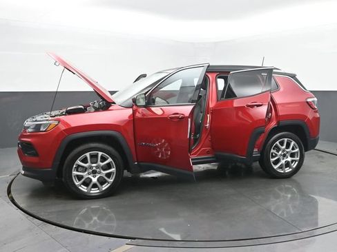 Used 2025 Jeep Compass Limited AWD/4WD image 55