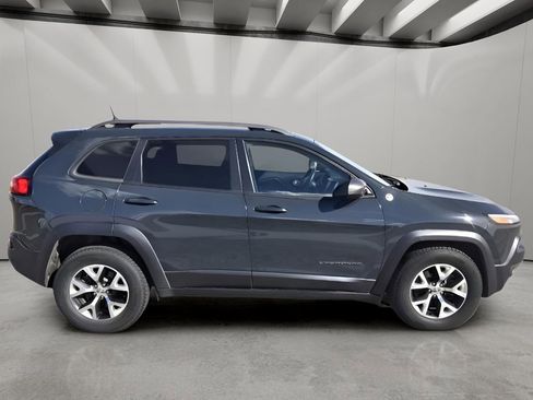 Used 2016 Jeep Cherokee Trailhawk w/ Comfort/Convenience Group image 6