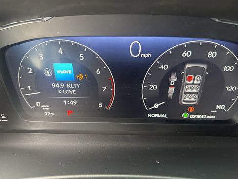 Used 2024 Honda Pilot Elite image 13