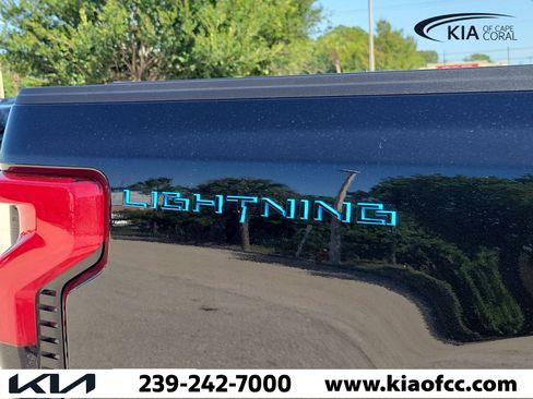 Used 2025 Ford F150 Lightning Flash AWD/4WD image 11