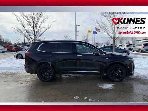 Used 2022 Cadillac XT6 Premium Luxury image 4