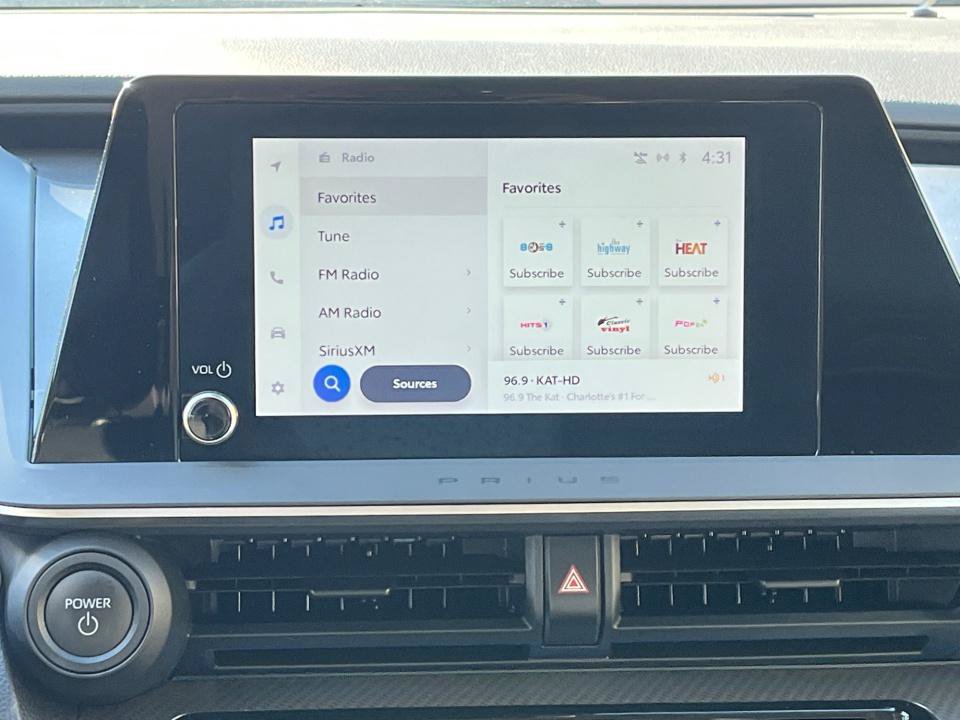 Used 2025 Toyota Prius XLE FWD image 17