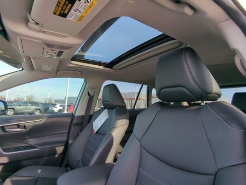 Used 2025 Toyota RAV4 XLE Premium image 10