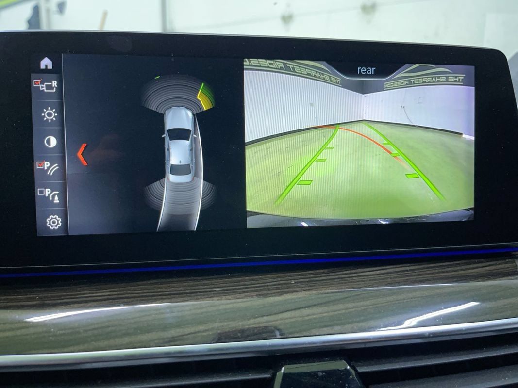 Used 2018 BMW 530e w/ Premium Package 2 RWD image 23