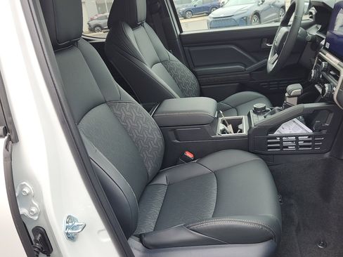 New 2026 Toyota Tacoma Limited AWD/4WD image 31