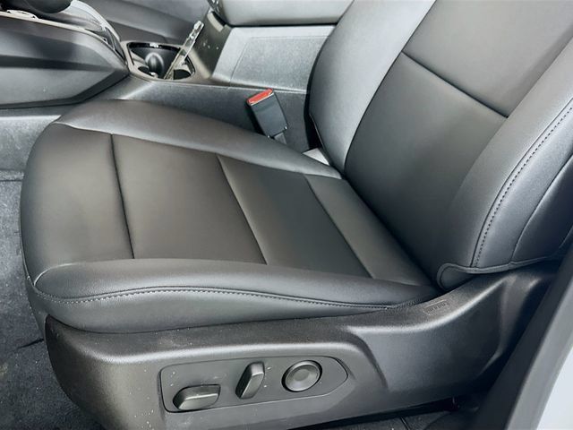 New 2025 Chevrolet Colorado Trail Boss w/ Off-Road Front Bumper Package AWD/4WD image 22