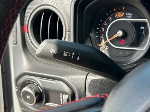 Used 2024 Jeep Wrangler Unlimited Rubicon AWD/4WD image 23