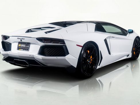 Used 2015 Lamborghini Aventador LP 700-4 image 10
