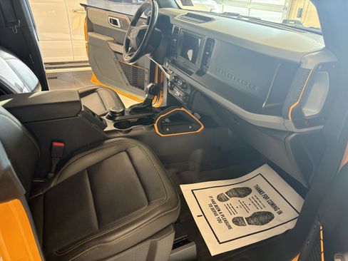 Used 2021 Ford Bronco Badlands image 10