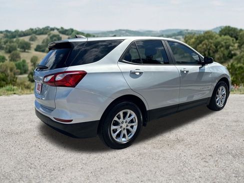 Used 2020 Chevrolet Equinox LS w/ LS Convenience Package FWD image 9