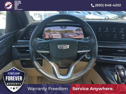 Used 2021 Cadillac Escalade Premium Luxury RWD image 16