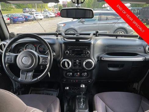 Used 2014 Jeep Wrangler Unlimited Sahara image 16