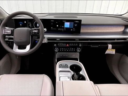 New 2026 Hyundai Ioniq 9 SEL image 6