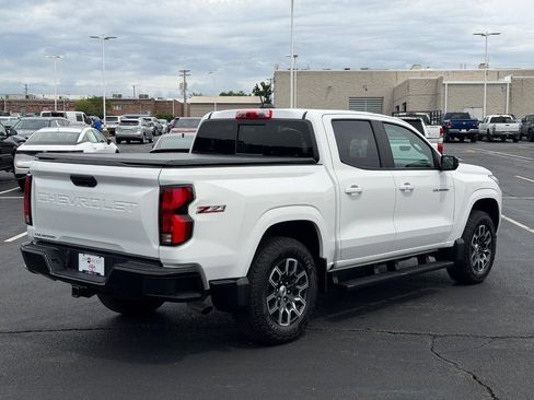 Used 2023 Chevrolet Colorado Z71 w/ Z71 Convenience Package 2 AWD/4WD image 3