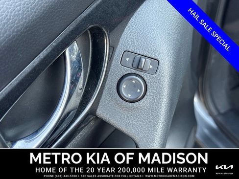 Used 2017 Nissan Rogue SV AWD/4WD image 11