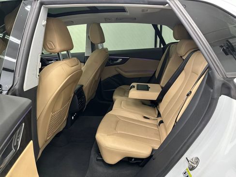 Used 2019 Audi Q8 Premium Plus w/ Premium Plus AWD/4WD image 24