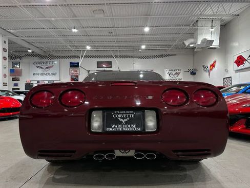 Used 2003 Chevrolet Corvette Coupe w/ Preferred Equipment Group RWD image 23