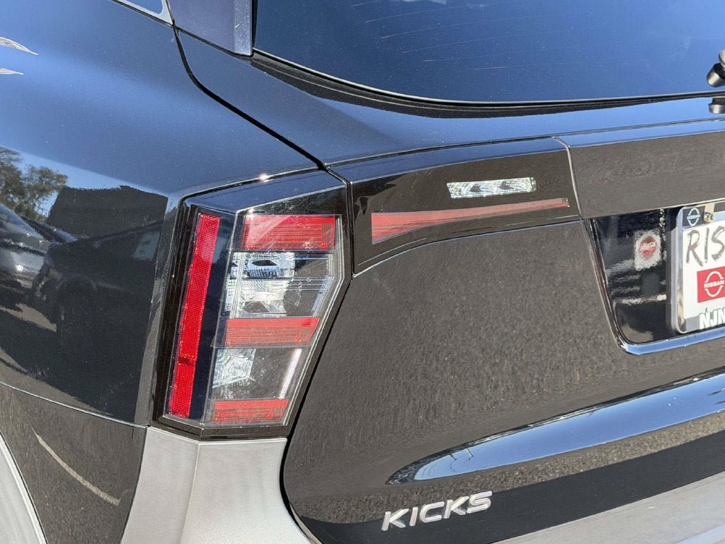 Certified 2025 Nissan Kicks SR AWD/4WD image 9