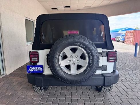 Used 2015 Jeep Wrangler Unlimited Sport w/ Quick Order Package 24S AWD/4WD image 4