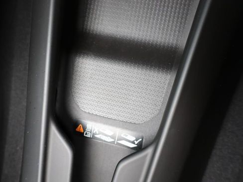 Used 2021 Chevrolet Corvette Stingray Preferred Cpe w/ Engine Appearance Package image 39