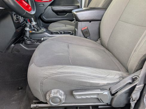 Used 2018 Jeep Wrangler Unlimited Sport S image 6