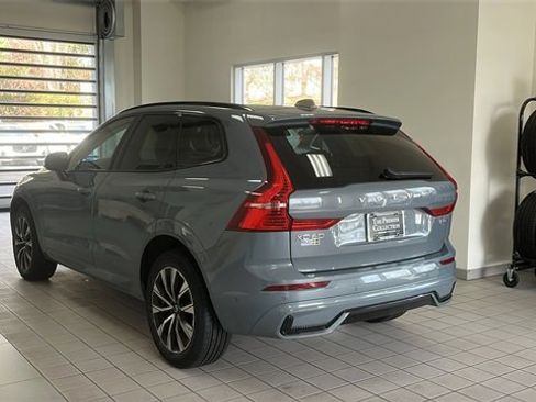 Certified 2023 Volvo XC60 B5 Plus w/ Climate Package image 4