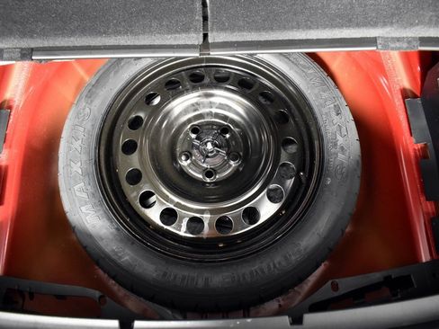 Used 2023 Ford Explorer Limited w/ Limited Technology Package image 32