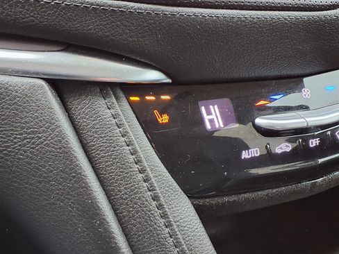 Used 2017 Cadillac XT5 Luxury w/ Driver Awareness Package image 15