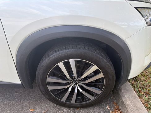 Used 2023 Nissan Pathfinder Platinum w/ Cargo Package image 6