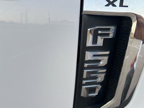 Used 2017 Ford F550 2WD Regular Cab Super Duty image 29
