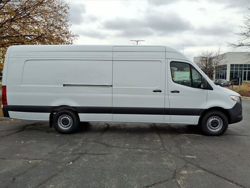 New 2025 Mercedes-Benz Sprinter 2500 image 8